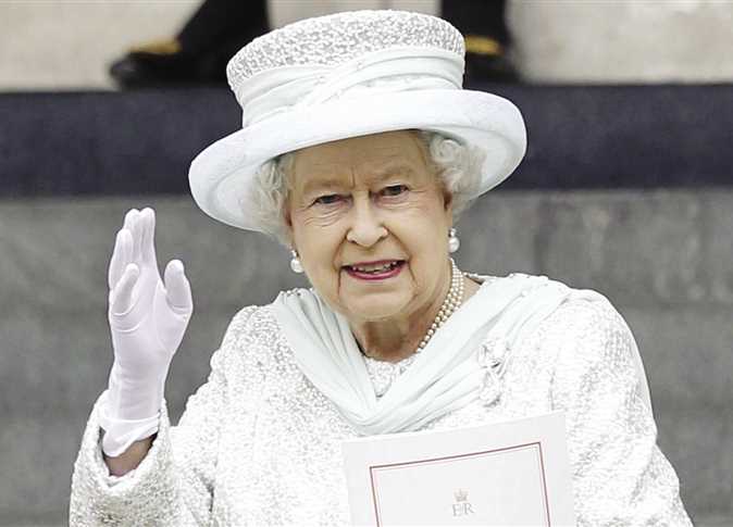 الملكة إليزابيث الثانية، أطول ملوك بريطانيا جلوسا على العرش، في ذمة الله.