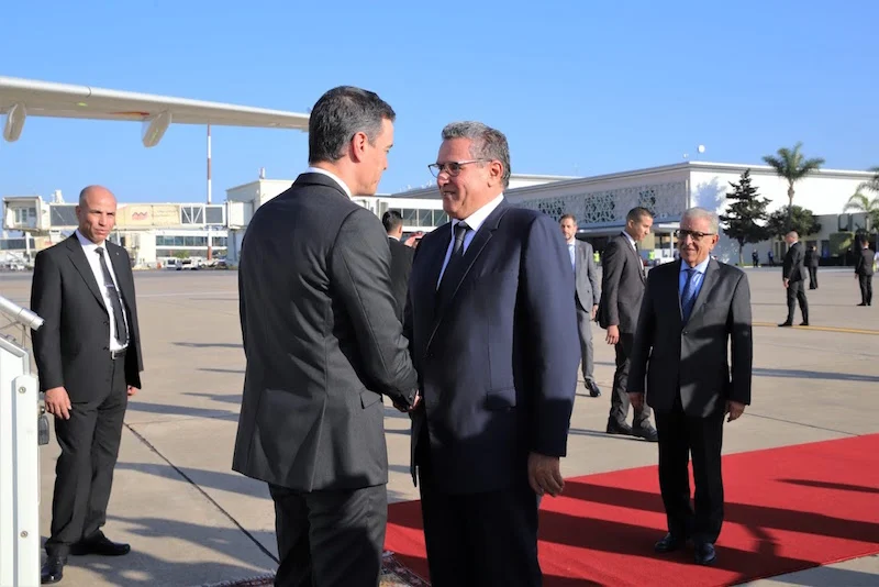 زيارة رئيس الحكومة الإسبانية ،يرافقه إحدى عشر وزيرا ،وهبوط طائرة جزائرية بمطار برخاس صباحا قبل مغادرة الوفد الحكومي الإسباني إلى الرباط